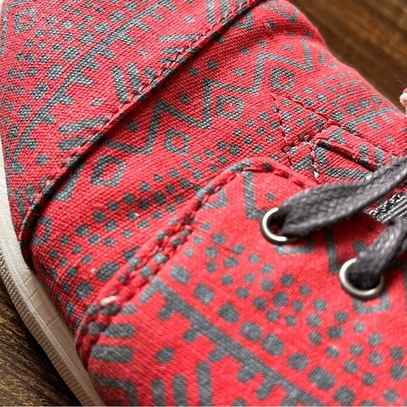 TOMS Del Rey Red and Gray Design Lace Up Sneakers Shoes Size 7.5 - Picture 10 of 10